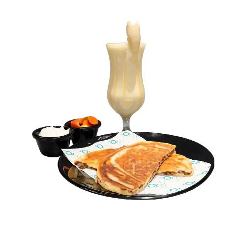 Banana milk drink, fresh banana smoothie, Qashati Al Sham beverages, creamy banana shake, refreshing milk drink, healthy fruit drink, Toshka banana milk